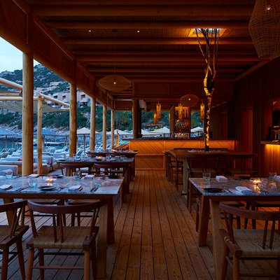 Daios Cove, Beach Restaurant