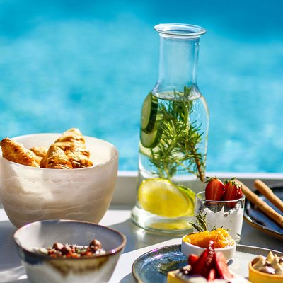 Ikos Aria, Frühstück am Pool